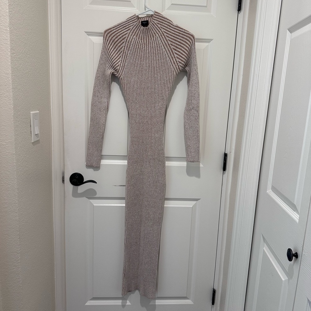 Elegant Ribbed Knit Dress in Cream